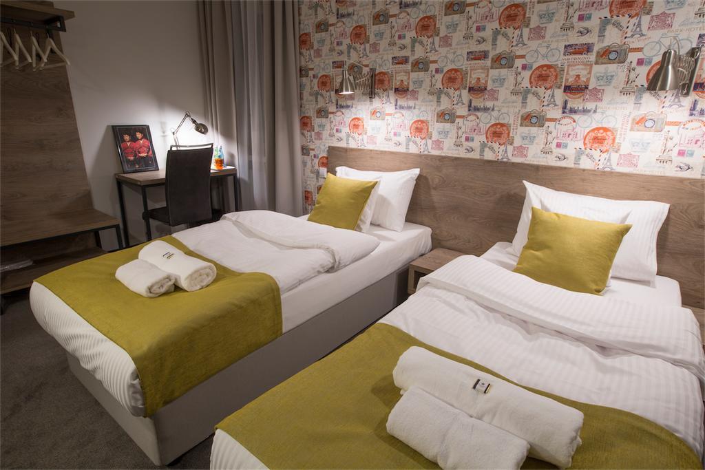 Bed and Breakfast Marcopolo House Warschau Zimmer foto